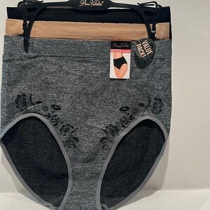 NWT Prima Valentina One Size Value Pack of (3) Panties in Nylon & Spandex.